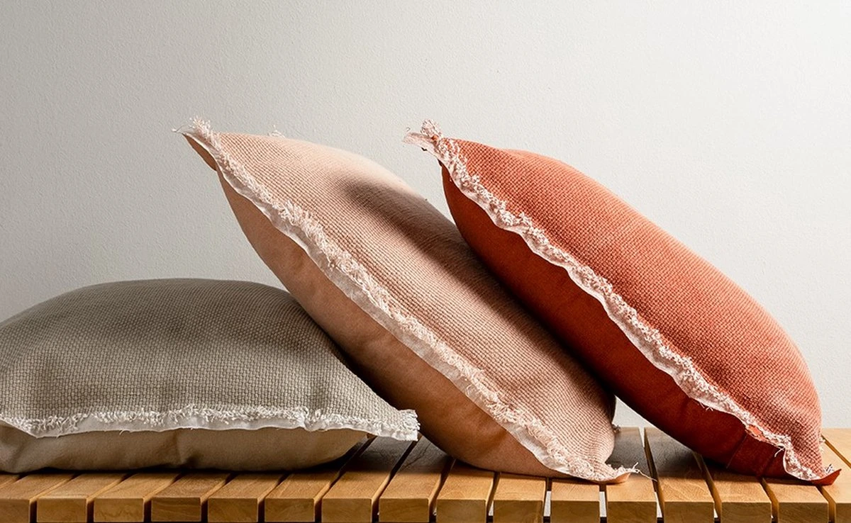 BURTO - Sierkussen Van Gewassen Katoen Pumice Stone 45x45 Cm - Beige - Inclusief Binnenvulling 13 BURTO - Sierkussen Van Gewassen Katoen Pumice Stone 45x45 Cm - Beige - Inclusief Binnenvulling - Afbeelding 11