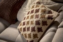 YAEL - Kussenhoes Kelim 45x45 Cm - Pumice Stone - Beige - 100% Katoen - Met Rits 8 YAEL - Kussenhoes Kelim 45x45 Cm - Pumice Stone - Beige - 100% Katoen - Met Rits -Dutch Decor 1200x800 15