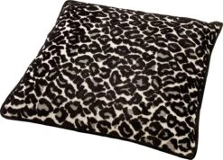 LEONA - Kussenhoes Velvet 45x45 Cm - Zwart - Raven - Panterprint - Exclusief Binnenkussen -Dutch Decor 1200x865 2