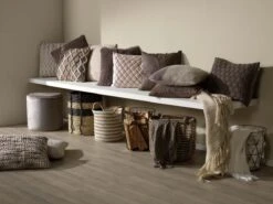 FLUFFY - Kussenhoes Unikleur 45x45 Cm - Driftwood - Taupe - Exclusief Binnenkussen 17 FLUFFY - Kussenhoes Unikleur 45x45 Cm - Driftwood - Taupe - Exclusief Binnenkussen -Dutch Decor 1200x900 2