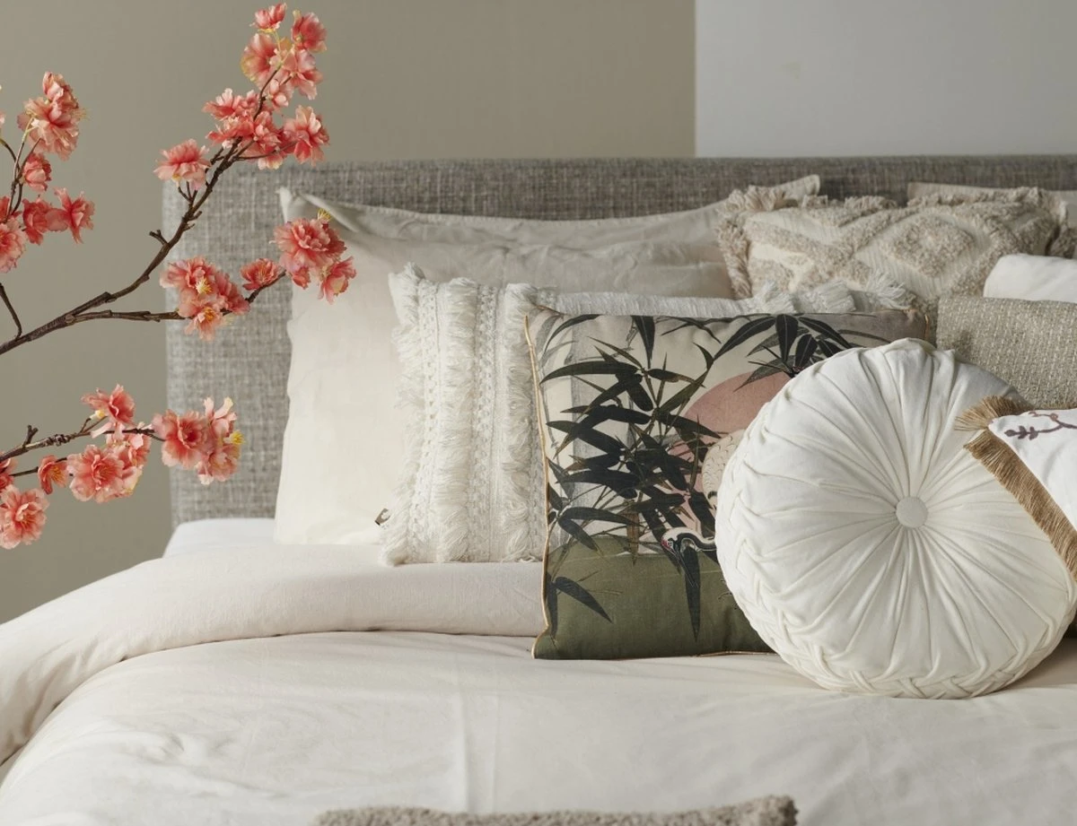 Dutch Decor - KAJA - Sierkussen Rond Velvet 40 Cm - Snow White - Wit 10 Dutch Decor - KAJA - Sierkussen Rond Velvet 40 Cm - Snow White - Wit - Afbeelding 8