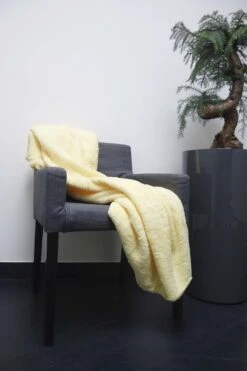 Dutch Decor - FLEECE - Plaid Geel 130x180 Cm - Deken -Dutch Decor 800x1200 30