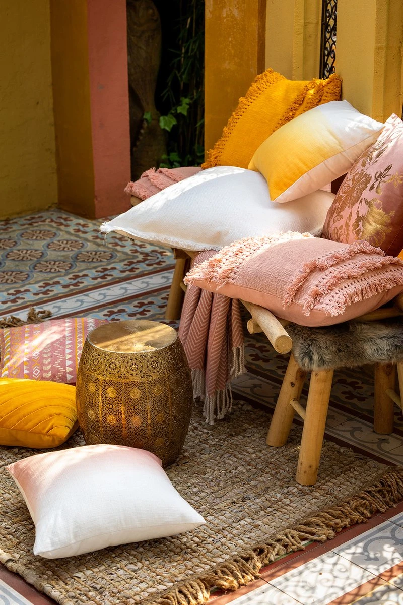 FARA - Sierkussen 45x45 Cm Golden Glow - Geel - Inclusief Binnenkussen 5 FARA - Sierkussen 45x45 Cm Golden Glow - Geel - Inclusief Binnenkussen - Afbeelding 3