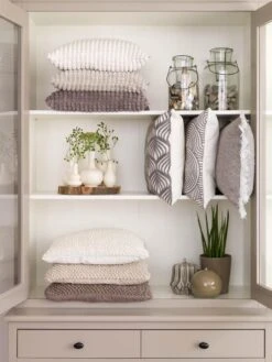 ROME - Sierkussen Uni 45x45 Cm - Snow White - Wit - Inclusief Binnenvulling 18 ROME - Sierkussen Uni 45x45 Cm - Snow White - Wit - Inclusief Binnenvulling -Dutch Decor 900x1200 20