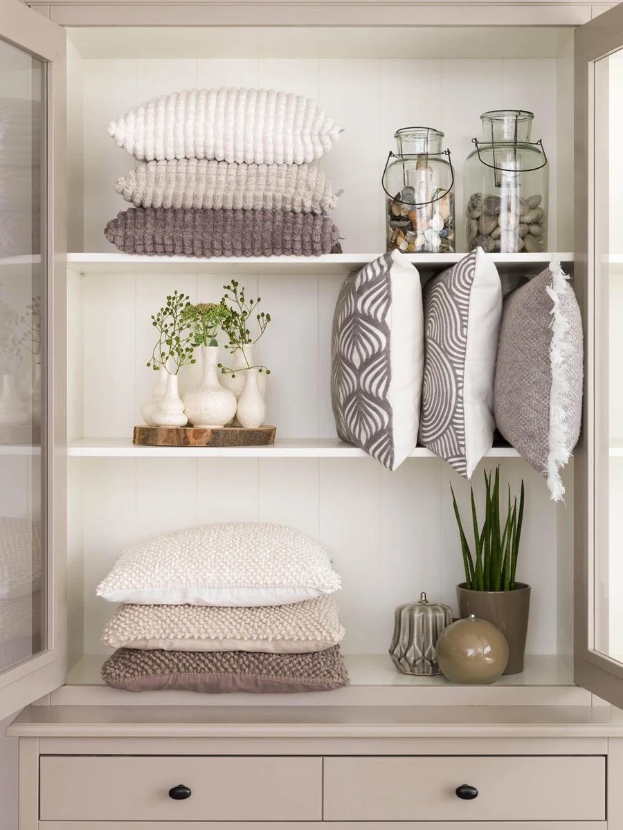 ROME - Sierkussen Uni 45x45 Cm - Snow White - Wit - Inclusief Binnenvulling 5 ROME - Sierkussen Uni 45x45 Cm - Snow White - Wit - Inclusief Binnenvulling - Afbeelding 3