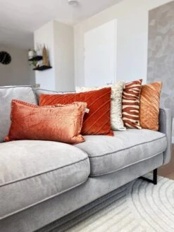 REBEL - Kussenhoes Velvet 30x50 Cm Potters Clay - Oranje - Exclusief Binnenkussen -Dutch Decor 900x1200 30