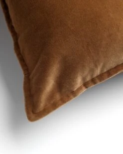 Set Van 2 Sierkussens - Dutch Decor CAITH - 50x50 Cm - Velvet - Tobacco Brown - Bruin – Unikleur – Inclusief Binnenkussens 11 Set Van 2 Sierkussens - Dutch Decor CAITH - 50x50 Cm - Velvet - Tobacco Brown - Bruin – Unikleur – Inclusief Binnenkussens -Dutch Decor 960x1200 4