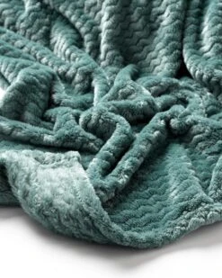 Dutch Decor - MARA - Plaid 150x200 Cm - Sagebrush Green - Groen - Effen - Zigzag Patroon - Superzacht - Deken 12 Dutch Decor - MARA - Plaid 150x200 Cm - Sagebrush Green - Groen - Effen - Zigzag Patroon - Superzacht - Deken -Dutch Decor 960x1200 8